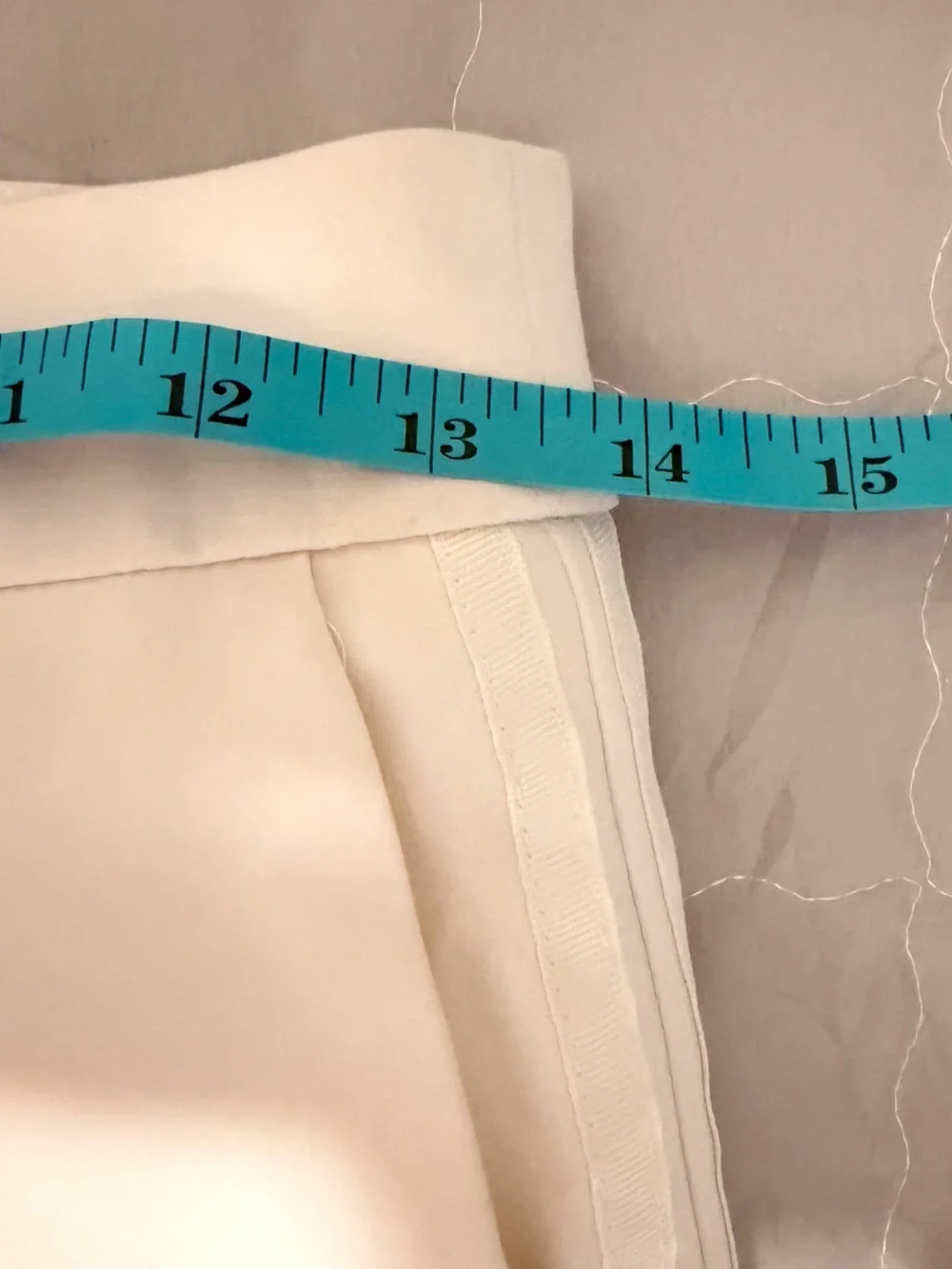 525 PANTS SIZE 4